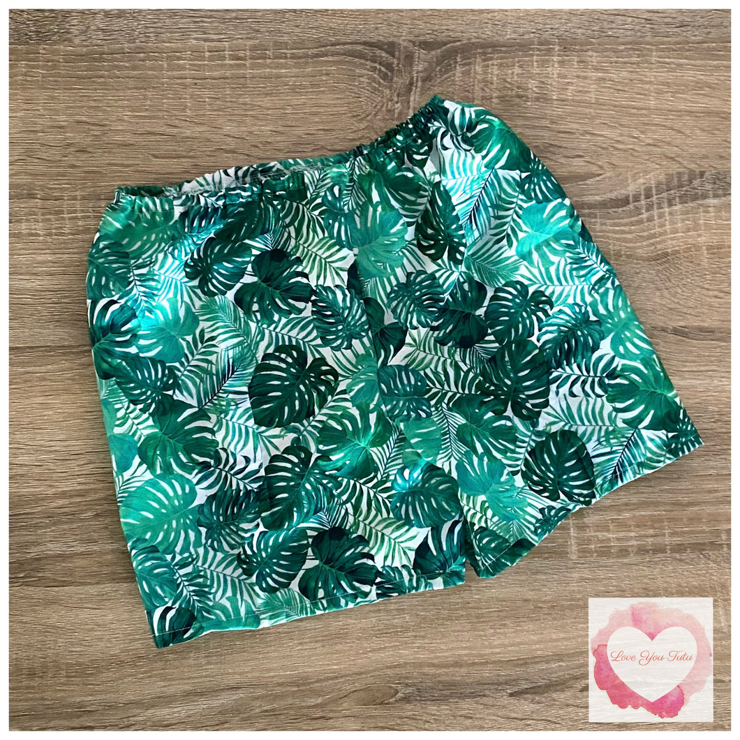 Leaf print shorts size 5- ready to ship