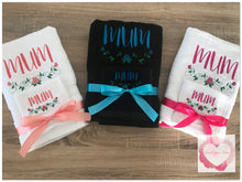 Load image into Gallery viewer, Embroidered personalised Mum towel set